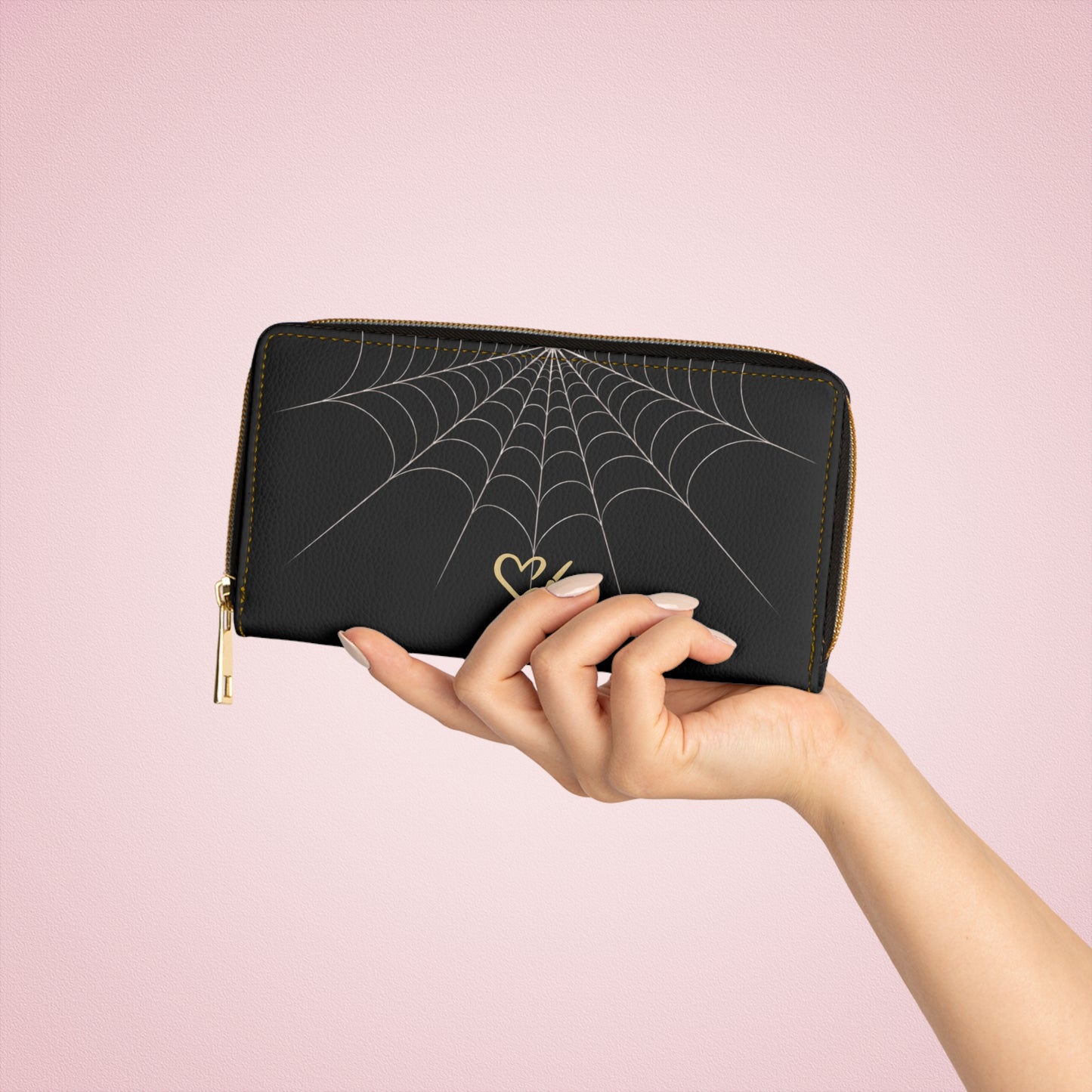 Billetera con Cremallera Cascade Spiderweb — Cartera con Cremallera de Piel Sintética Negra con Sutil Diseño de Telaraña