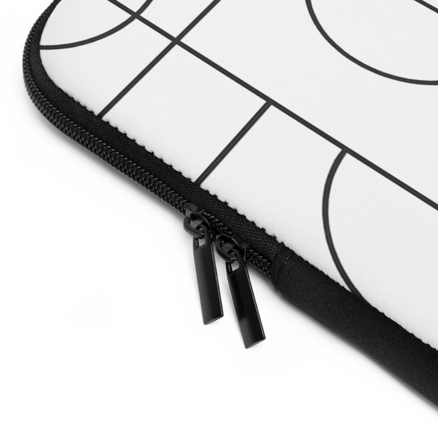 Estampado Geométrico — Colección Artesanal 2025 — Funda para Portátil — Estuche Protector de Neopreno en Blanco y Negro
